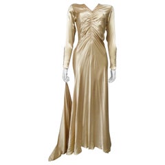 Vintage Wedding dress with big train in cream silk satin Circa 1935/1945