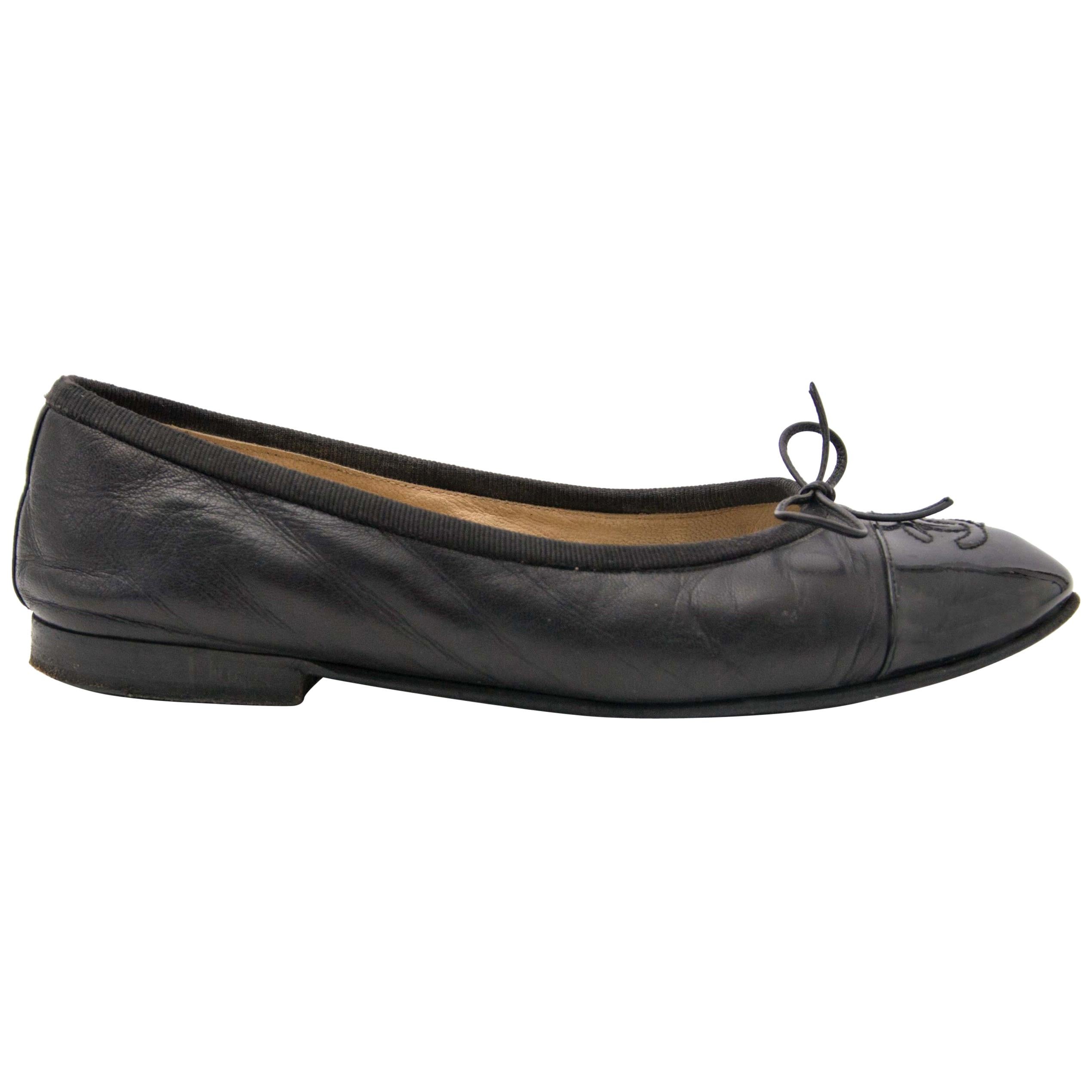 Chanel Black Leather Cap Toe Ballerina Flats - size 35.5