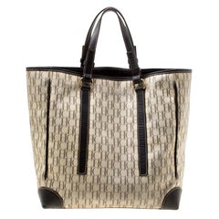 Carolina Herrera Beige/Brown Monogram Coated Canvas Shopper Tote