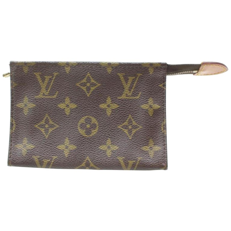 Louis Vuitton Poche Toilette 15 Toiletry Pouch Cosmetic Case 869306 Clutch For Sale at 1stdibs