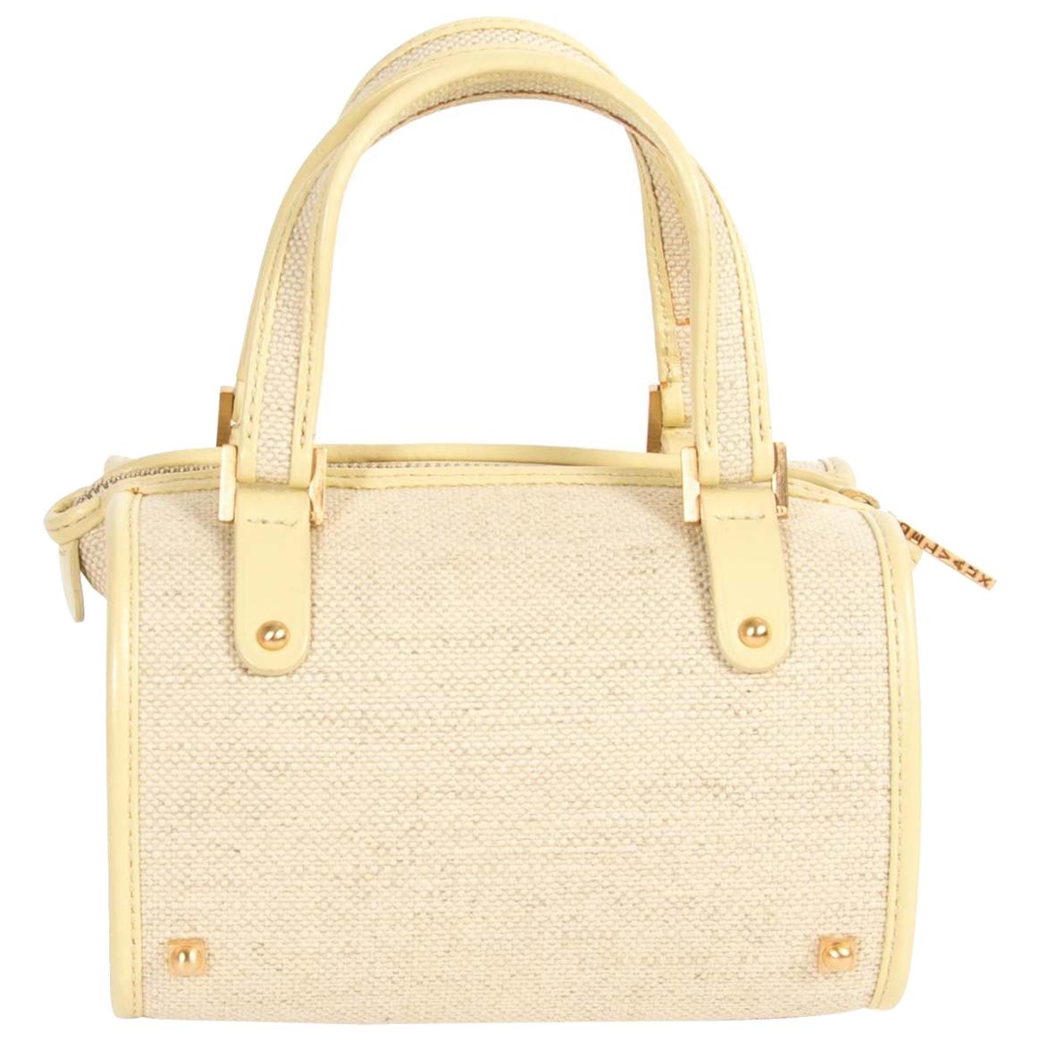 Excellent condition

Delvaux Le Astrid Mini Toile Vanille Evening Bag

What a gem! This gorgeous Delvaux Le Astrid is the perfect company for all your holiday parties and evening adventures! This mini bag is spacious enough to hold all your