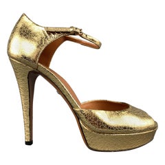 GUCCI Size 7.5 Gold Crackle Leather Ankle Strap Platform Pumps