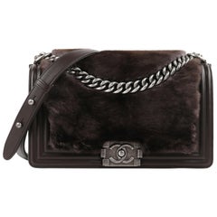 CHANEL "Medium Boy" Sac à rabat en cuir marron et fourrure de lapin rasée Sac Cross Body Handbag