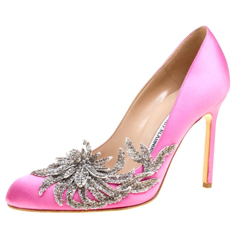 Manolo Blahnik Pink Satin Embellished Swan Pumps Size 38.5 For Sale at ...