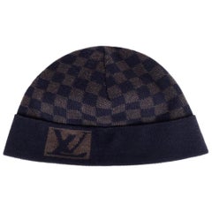Louis Vuitton - Bonnet en laine bleu marine/marron avec petit damier