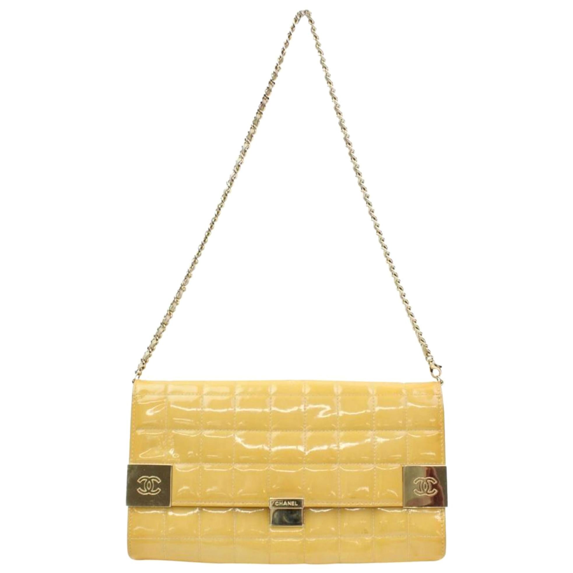 Chanel East West Quilted Flap 866712 Yellow Patent Leather Shoulder Bag For Sale