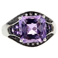 AJD Brillant Elegant Glitzernd Echte Diamanten & 10 Karat Amethyst Ring