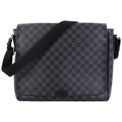 Louis Vuitton District Messenger Bag Damier Graphite MM:: sur 1stDibs
