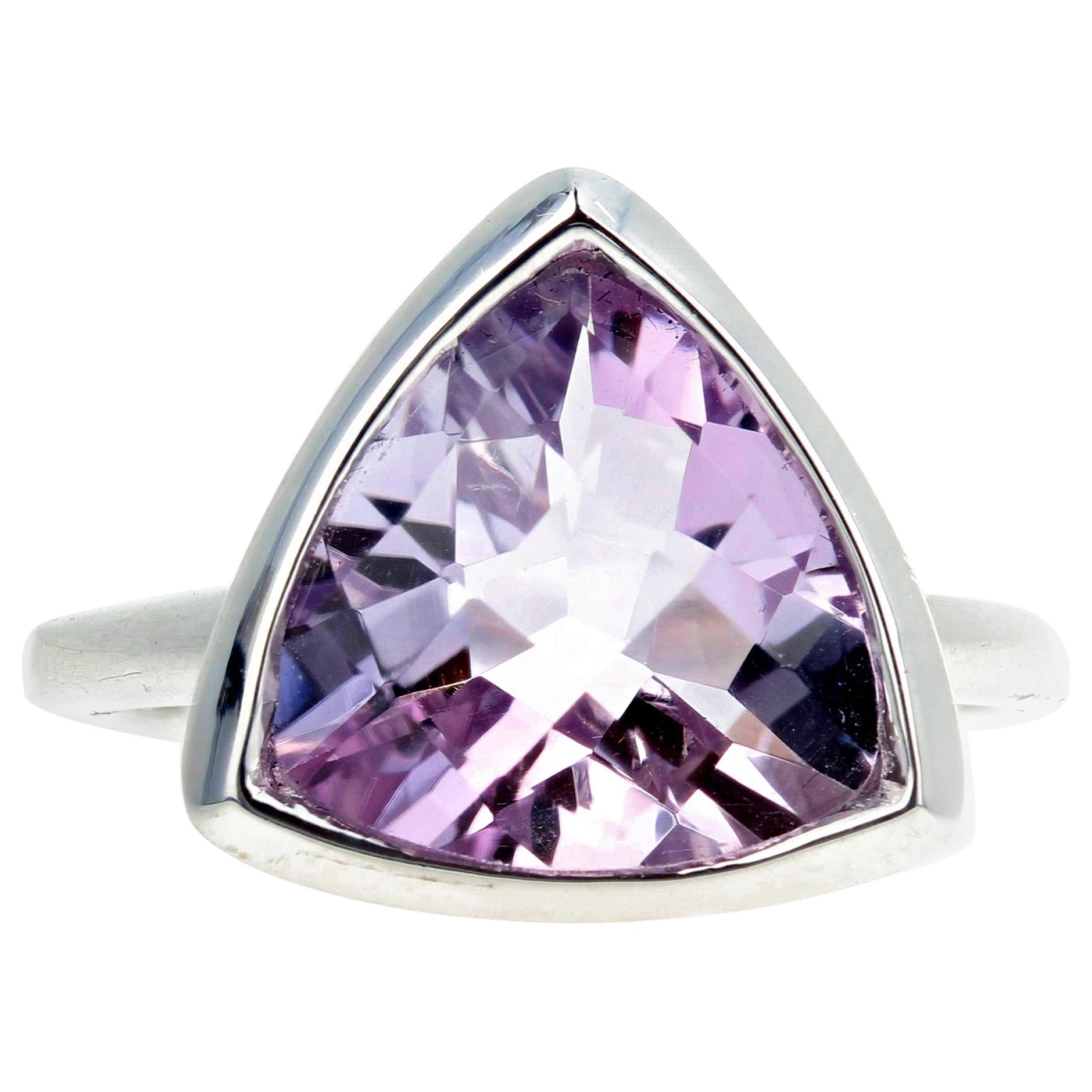Gemjunky Rose of France Purple/Pink Amethyst 7 Cts Trillion Cut Silver Ring