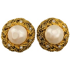 CHANEL Antique Gold Tone Metal Rhinestone Woven Faux Pearl Clip On Earrings