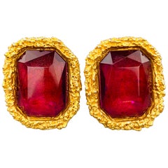 CHANEL Vintage Gold Tone Pink Oversized Gem Clip On Earrings