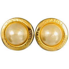 Antique CHANEL Gold Tone 31 Rue Cambon Faux Pearl Clip On Earrings