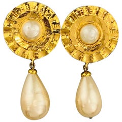 CHANEL Antique Gold Tone Faux Pearl Tear Drop Clip On Earrings