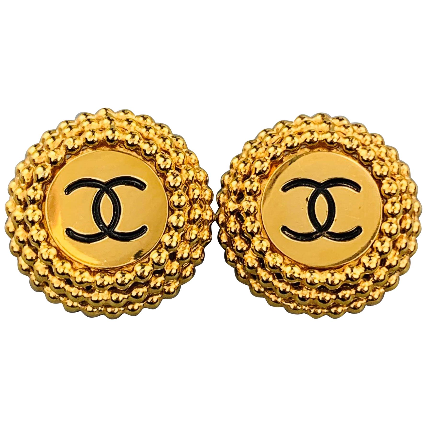 CHANEL VINTAGE Gold Tone Round Textured CC Clip On Earrings