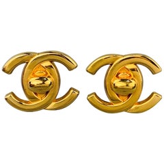 CHANEL Vintage Gold Tone Metal Turnlock CC Clip On Earrings - 1996 A