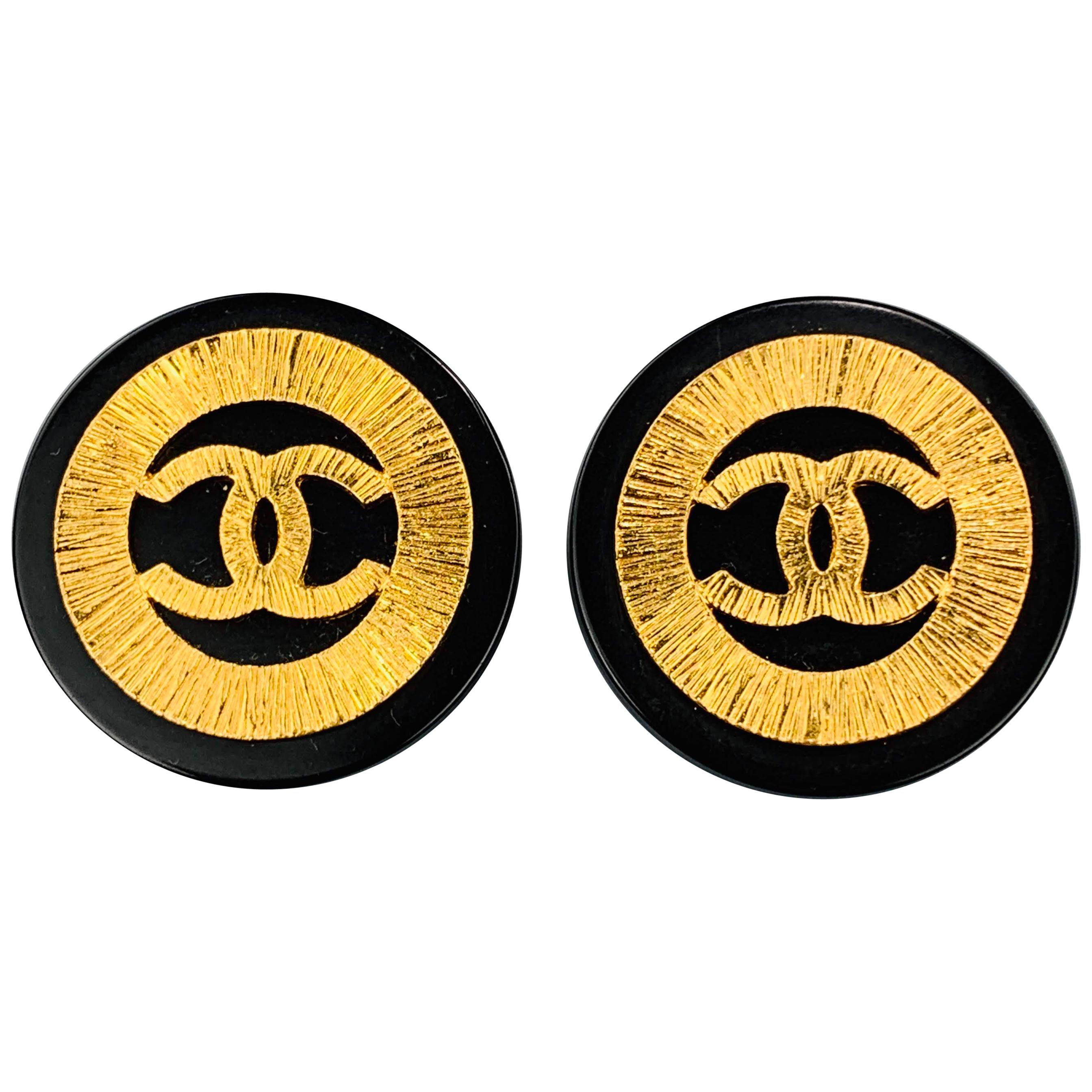 CHANEL 26S DOUBLE C LOGO PINK ENAMEL STUD EARRINGS IN GOLD METAL 630066