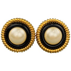 CHANEL VINTAGE 1986 Black & Gold Tone Faux Pearl Clip On Earrings