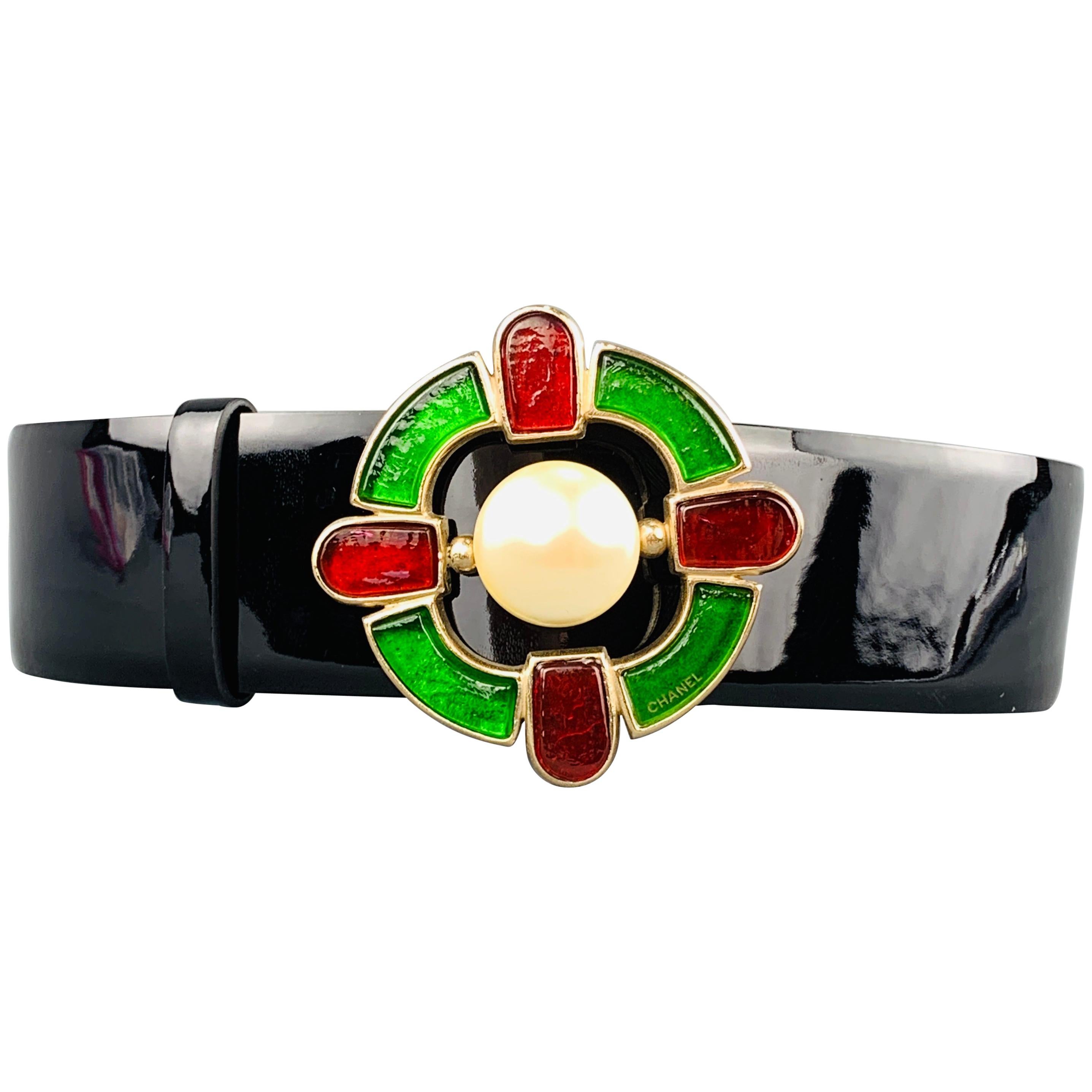CHANEL L Black Patent Leather Gripoix Faux Pearl Red & Green Celtic Cross Belt
