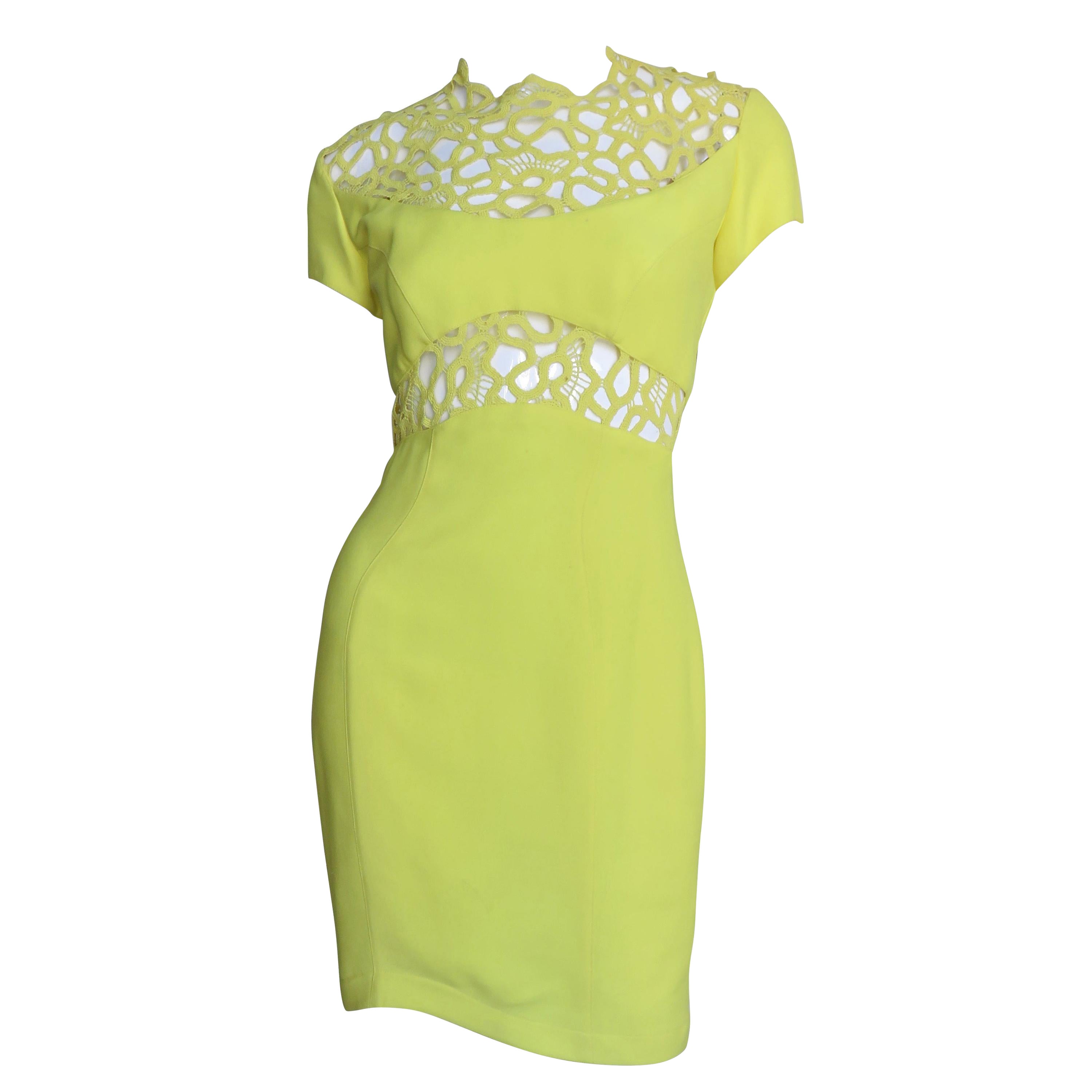 Vestido de seda Thierry Mugler con recortes en venta