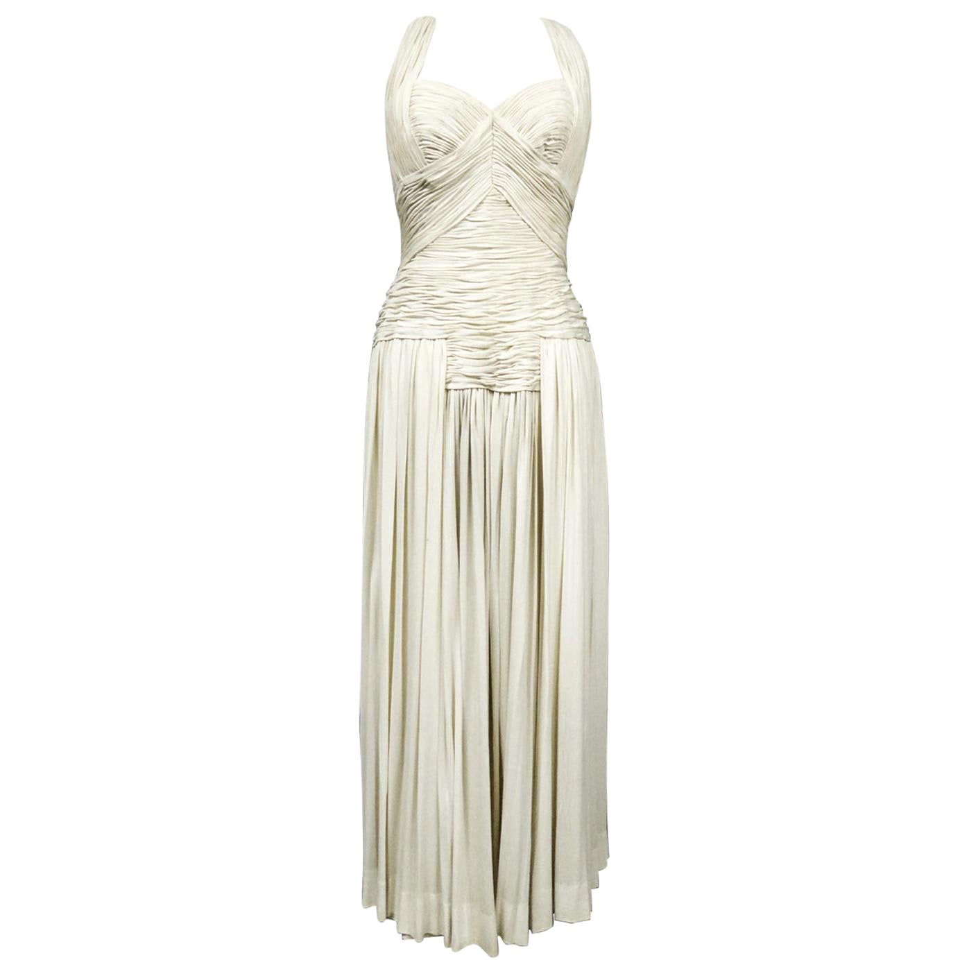 Französisches Haute-Couture-Abendkleid von Carven aus plissierter Jersey-Seide CIRCA 1950
