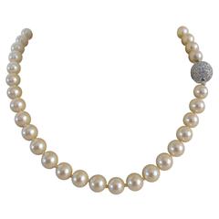 Knotted 1960's 1.5 cm Pearl Necklace with Rhinestone Disco Ball Closure
