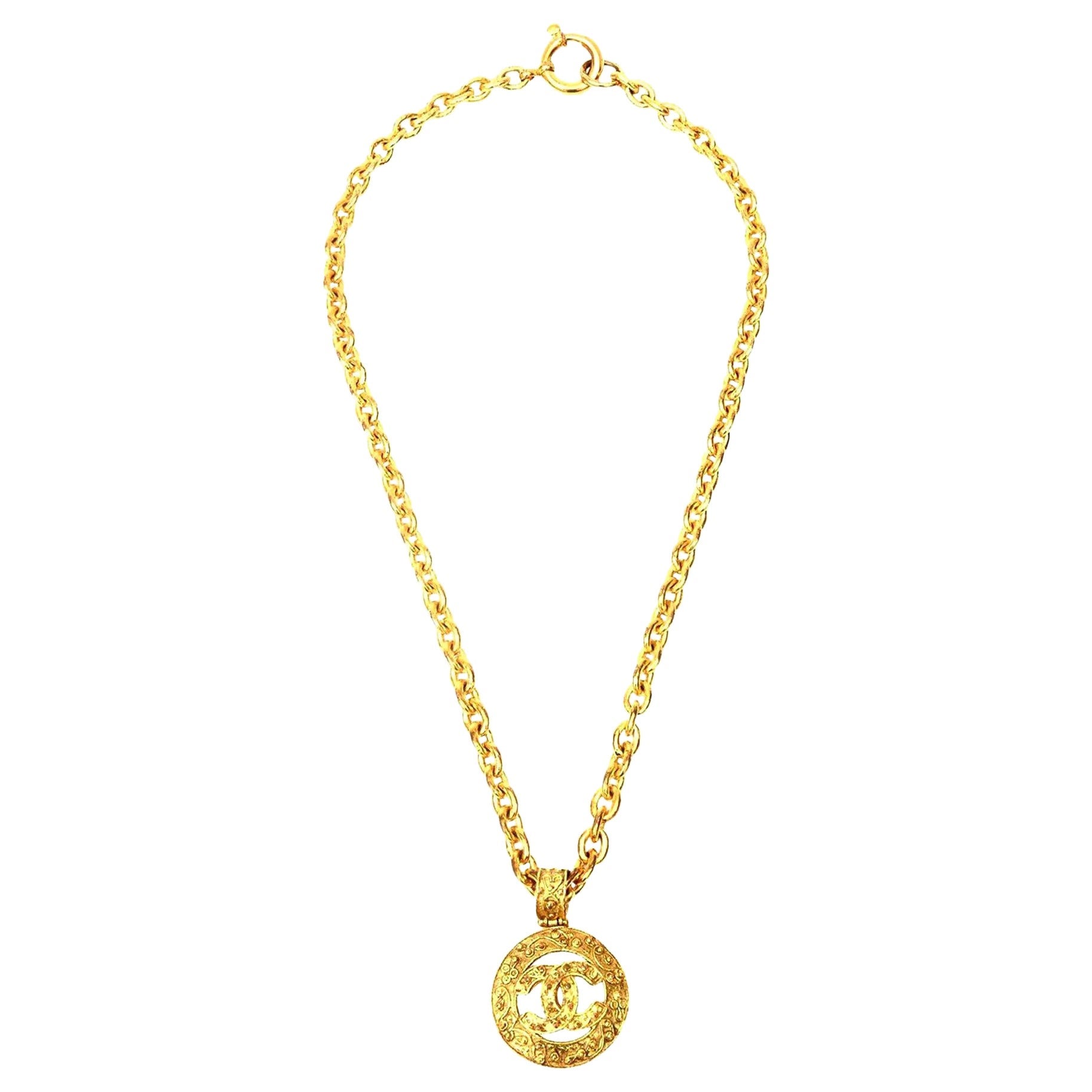 Vintage Chanel Vergoldete CC-Logo-Medaillon-Halskette, Vintage