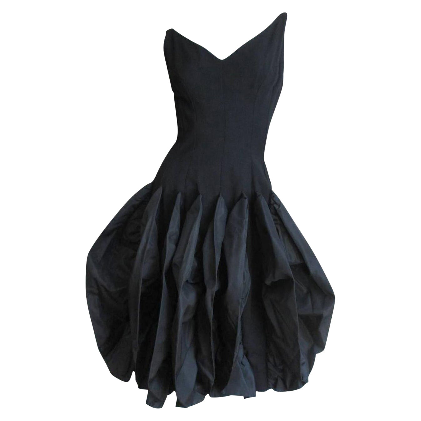 Robe sculpturale Betty Carol des années 1950 en vente