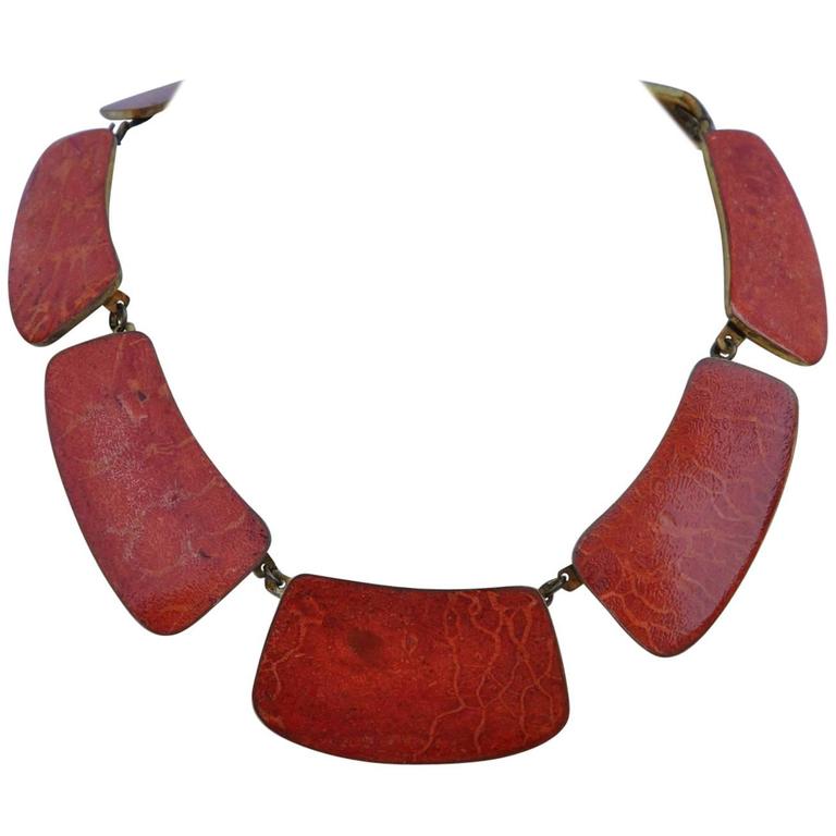 Collier ras du cou en laiton épais avec détails en résine