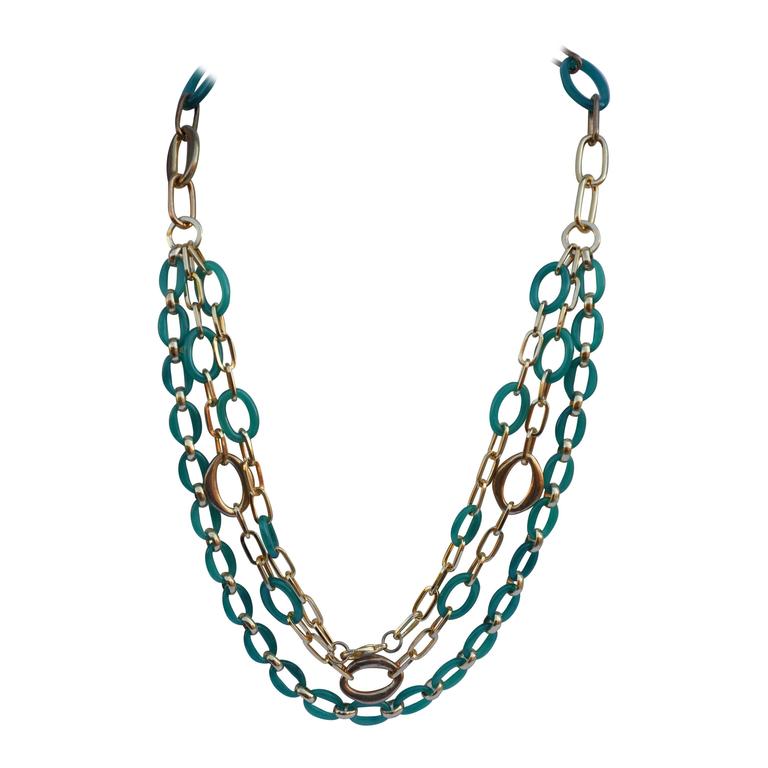 Collar de tres vueltas de jadeíta con oro