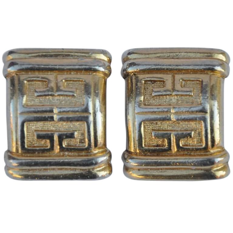 Clips d'oreilles Givenchy en vermeil caractéristique