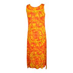 Issey Miyake Signature Florales ärmelloses Maxikleid mit Blumenmuster