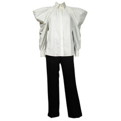 A Jean Paul Gaultier Couture Ensemble chemisier et pantalon collection printemps été 2014.