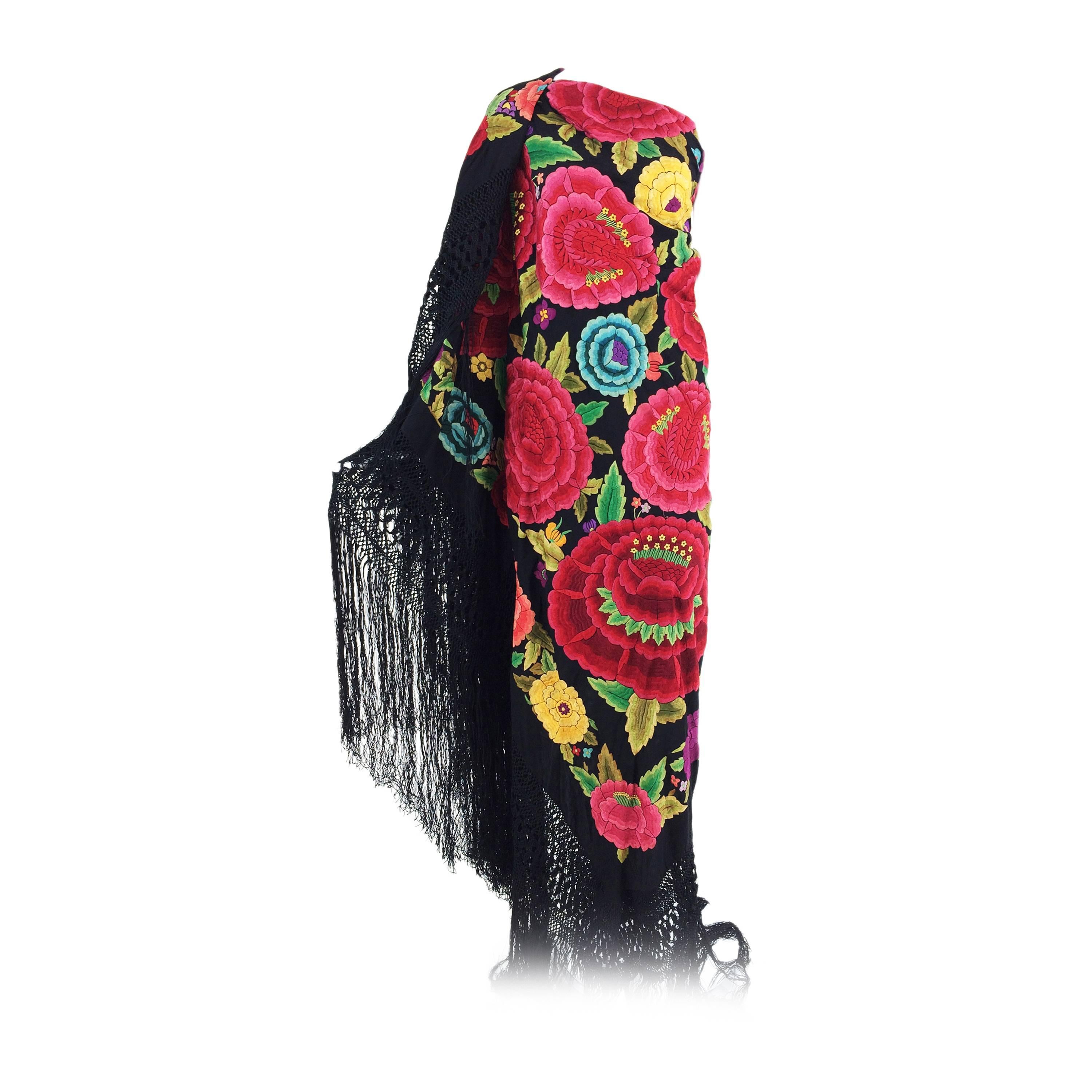 Rare large heavily hand embroidered Spanish manton shawl 1920s