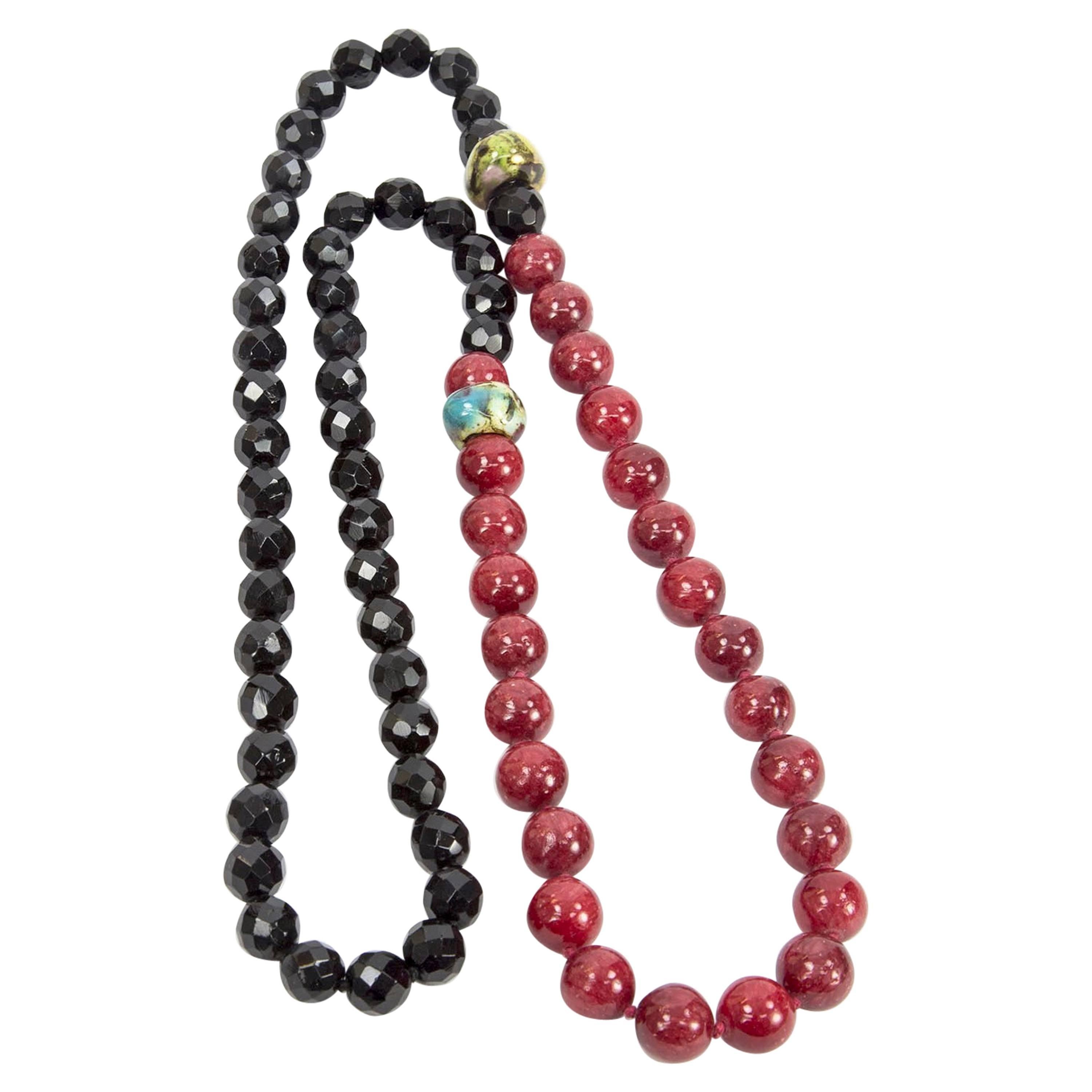 Striking Black Jet and Red Agate Beads Runway Necklace For Sale