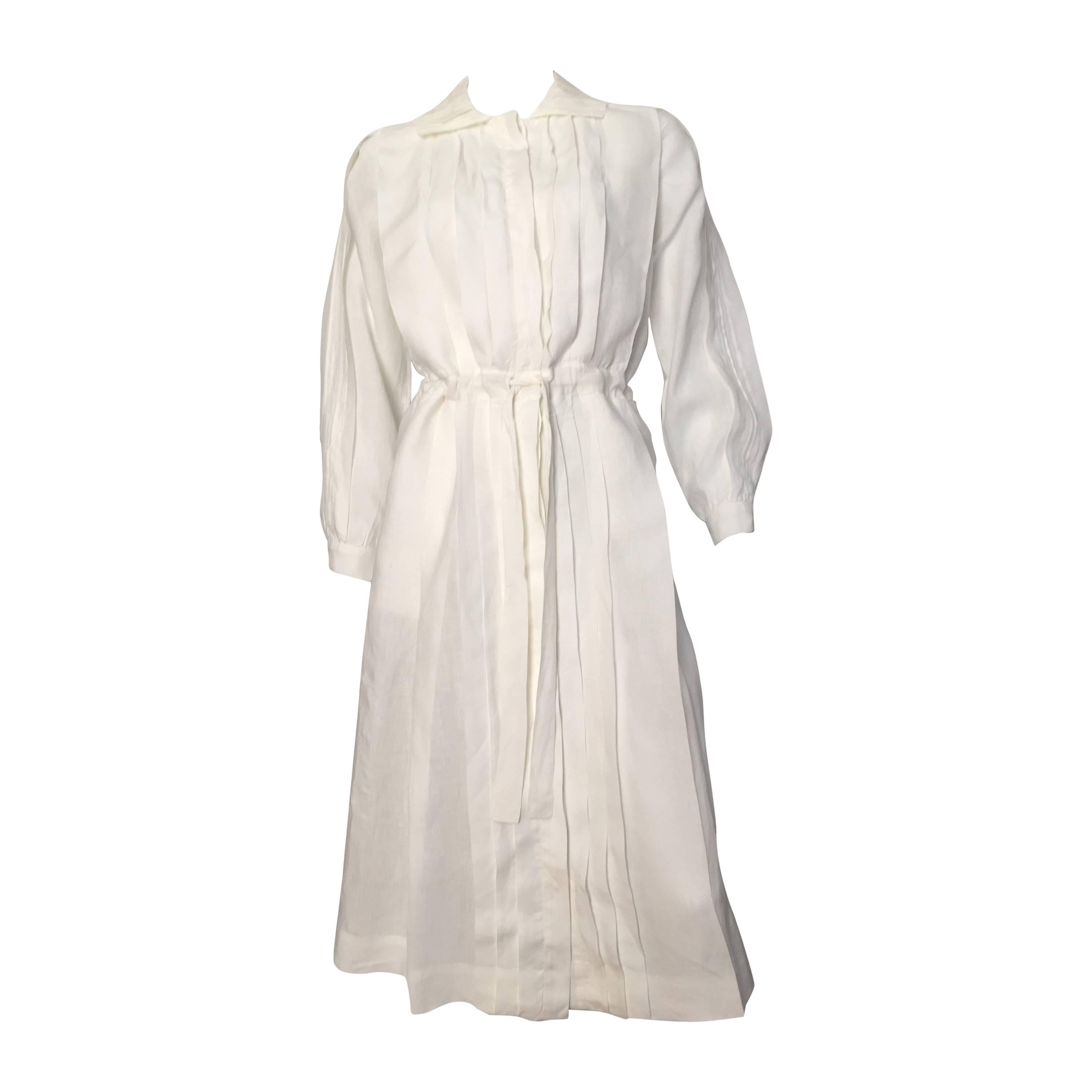 Laura Biagiotti for Bonwit Teller 80s white linen dress size 4 / 6.  For Sale