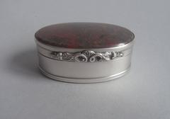 An unusual William IV Lady's Snuff Box made in London in 1836 by James Sambrook.