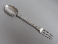 William & Mary. An extremely rare Sucket Fork made in London circa 1690 by Jean 