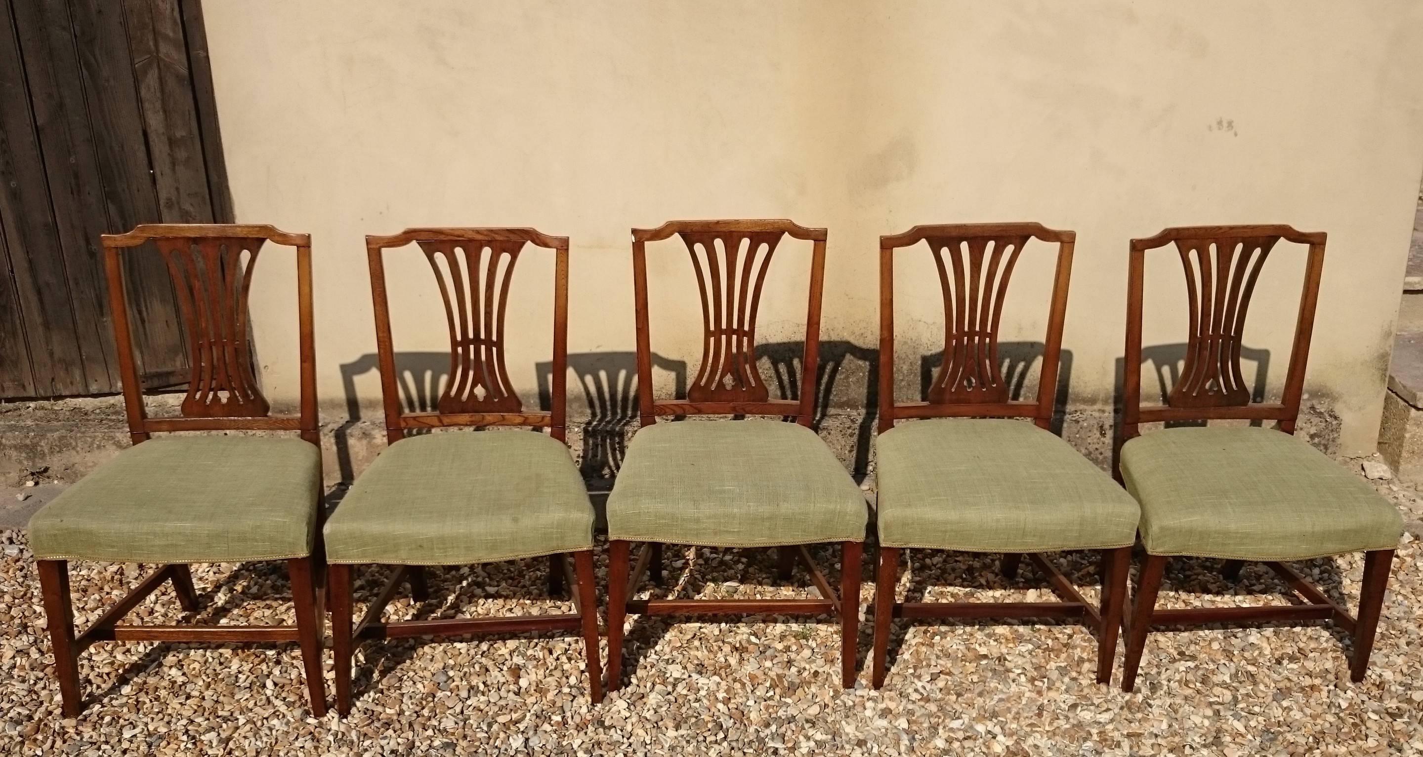 Regency Set of Five English Late 18th Century Elm Dining Chairs