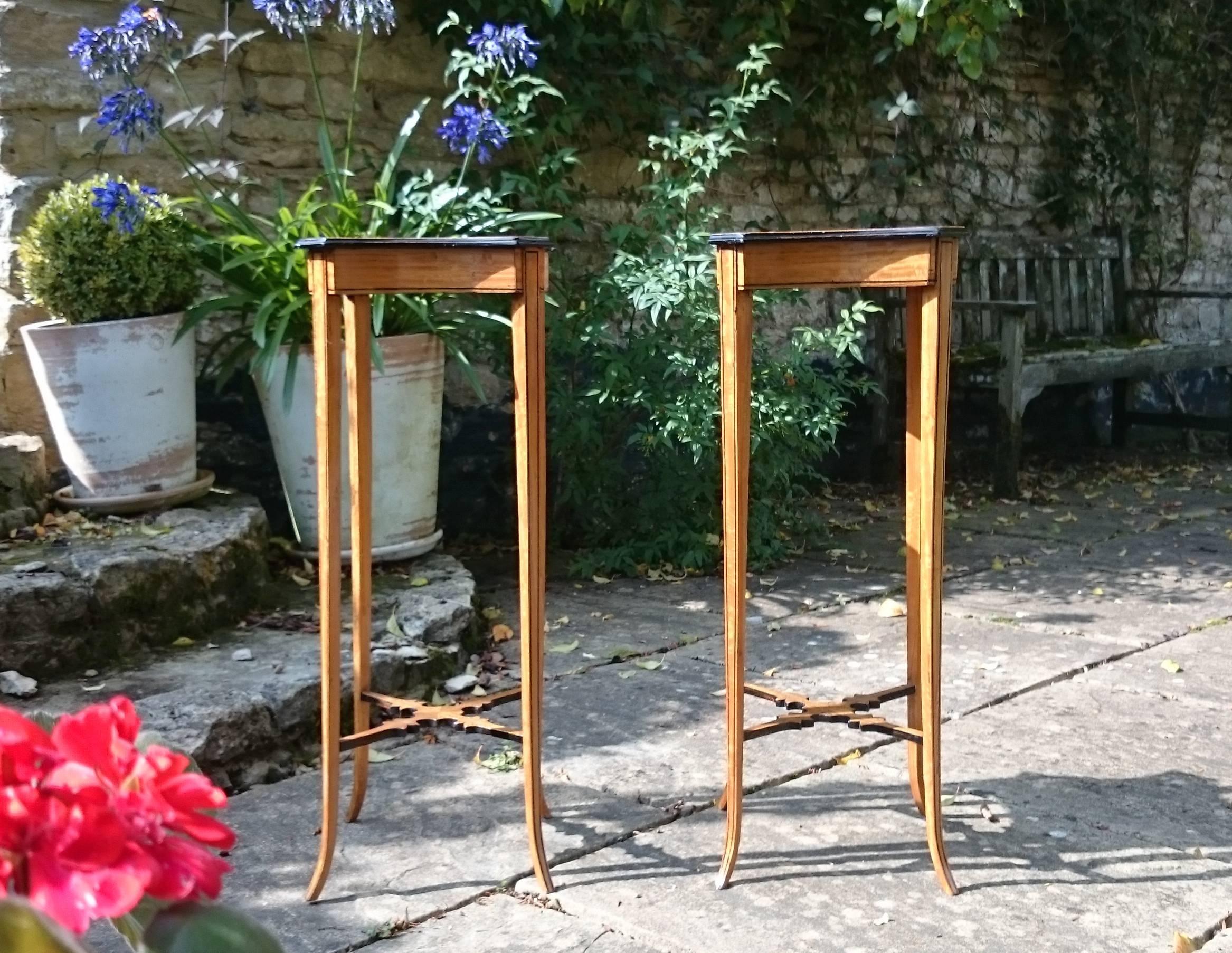 Pair of Satinwood Georgian Revival Wine Tables, circa 1900 In Good Condition In Gloucestershire, GB