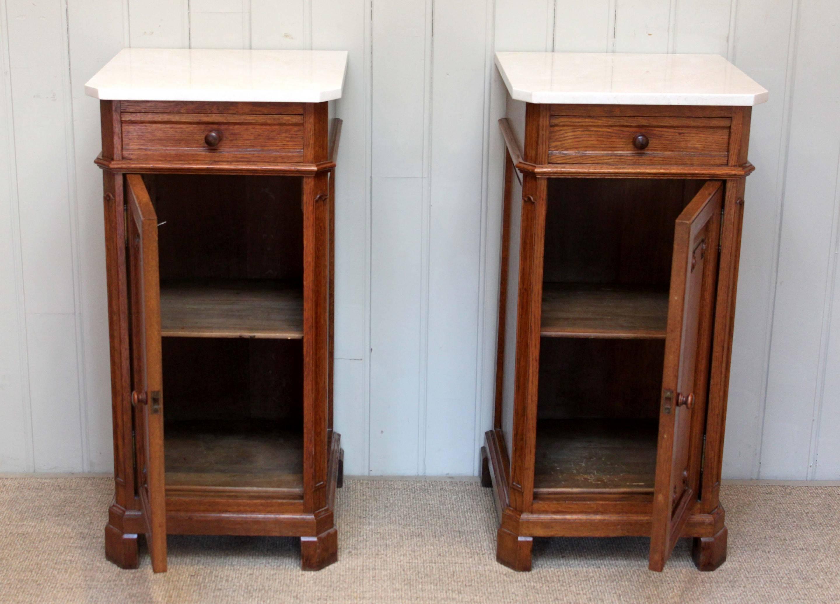Pair of French Oak Bedside Cabinets In Good Condition In Buckinghamshire, GB