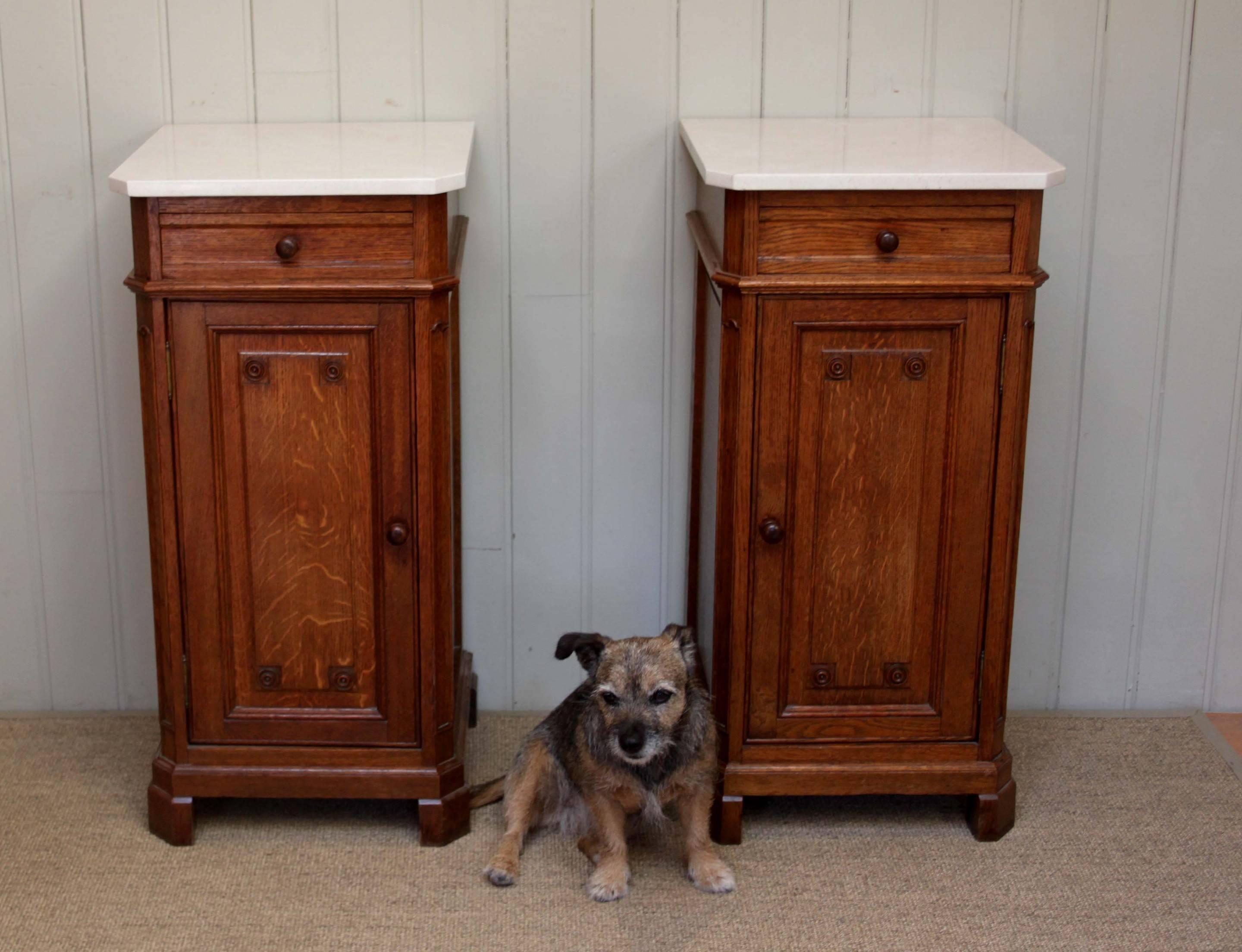 20th Century Pair of French Oak Bedside Cabinets