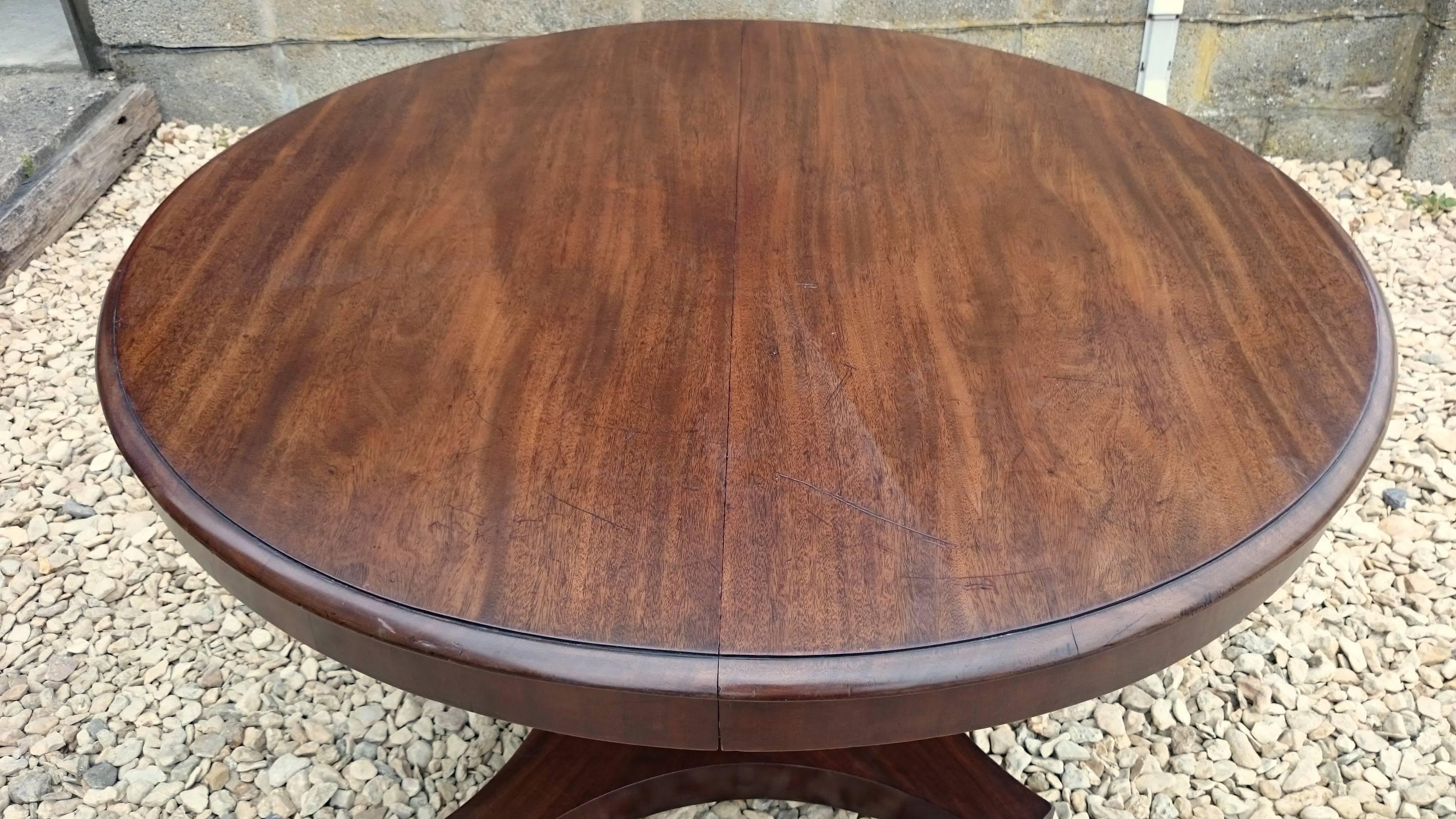 British 19th Century Mahogany Extending Breakfast Table For Sale