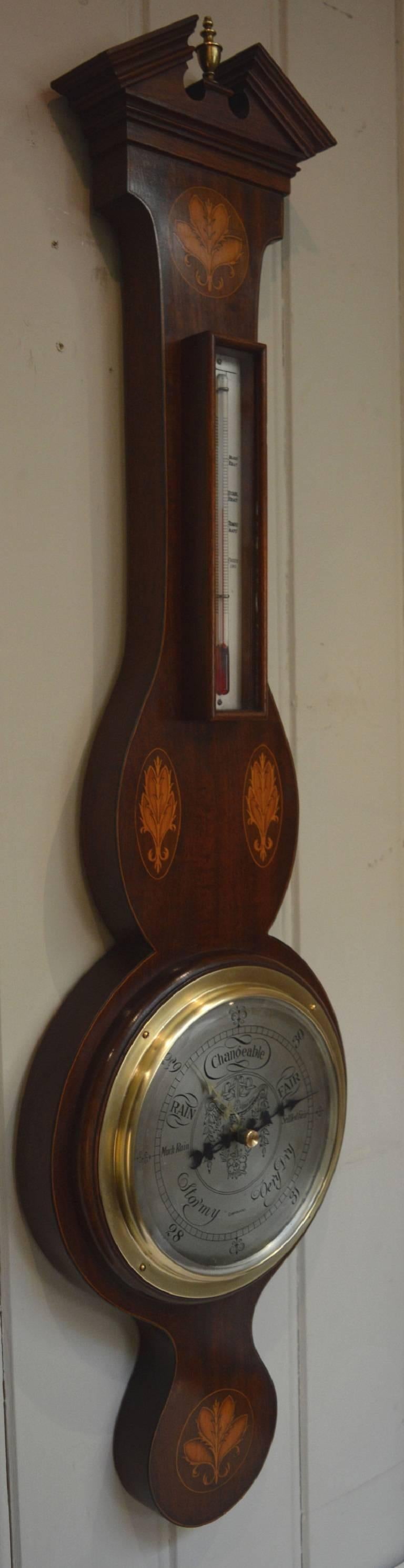 Edwardian Sheraton Style Mahogany and Inlay Aneroid Barometer In Good Condition In Buckinghamshire, GB