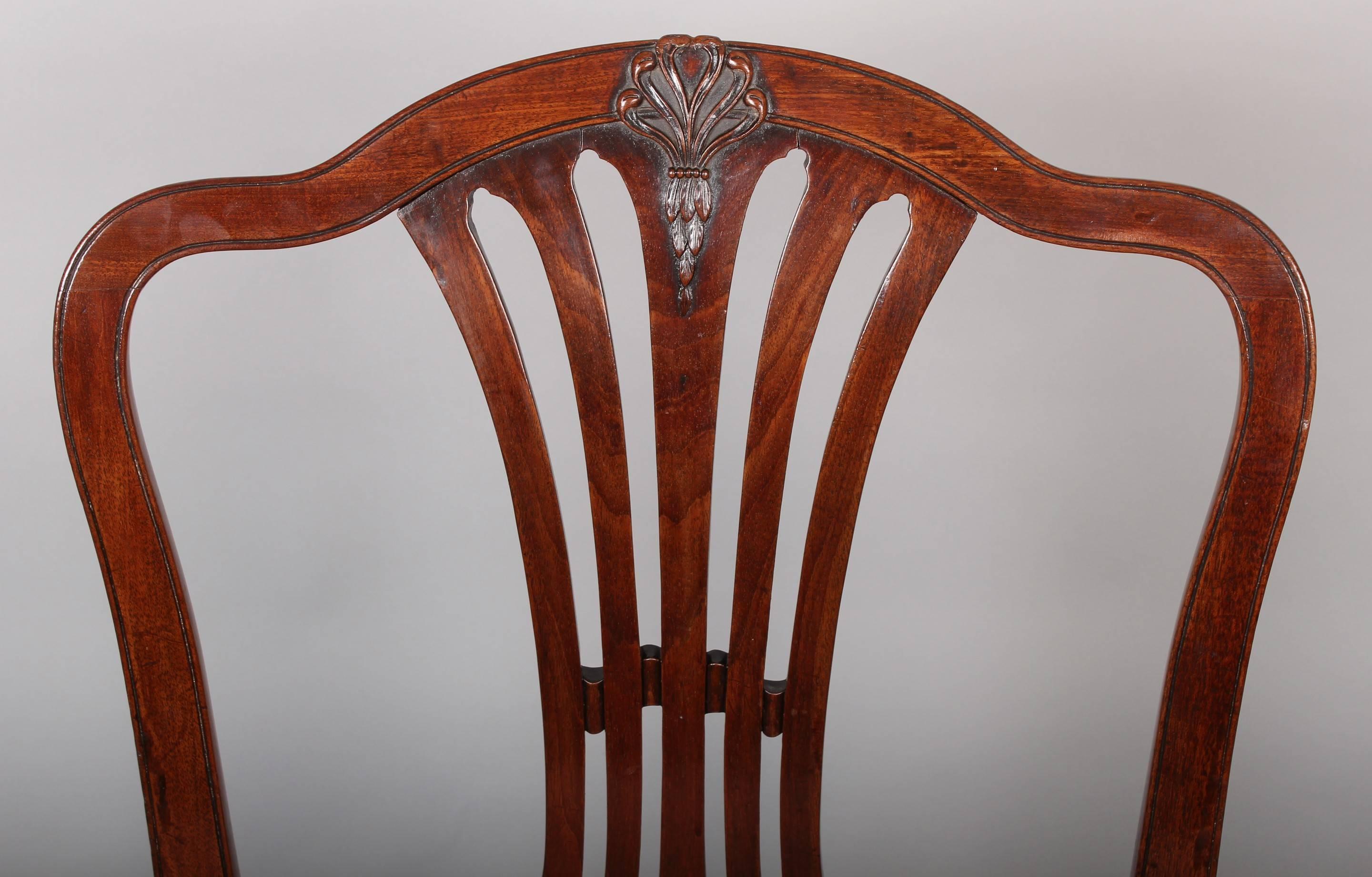 English Pair of George III Period Mahogany Side Chairs in the Hepplewhite Style For Sale