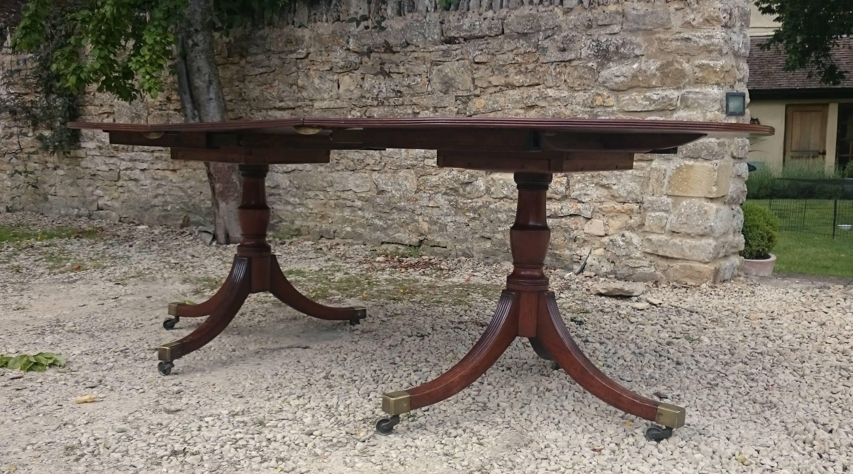 Antique Twin Pedestal Dining Table In Good Condition For Sale In Gloucestershire, GB