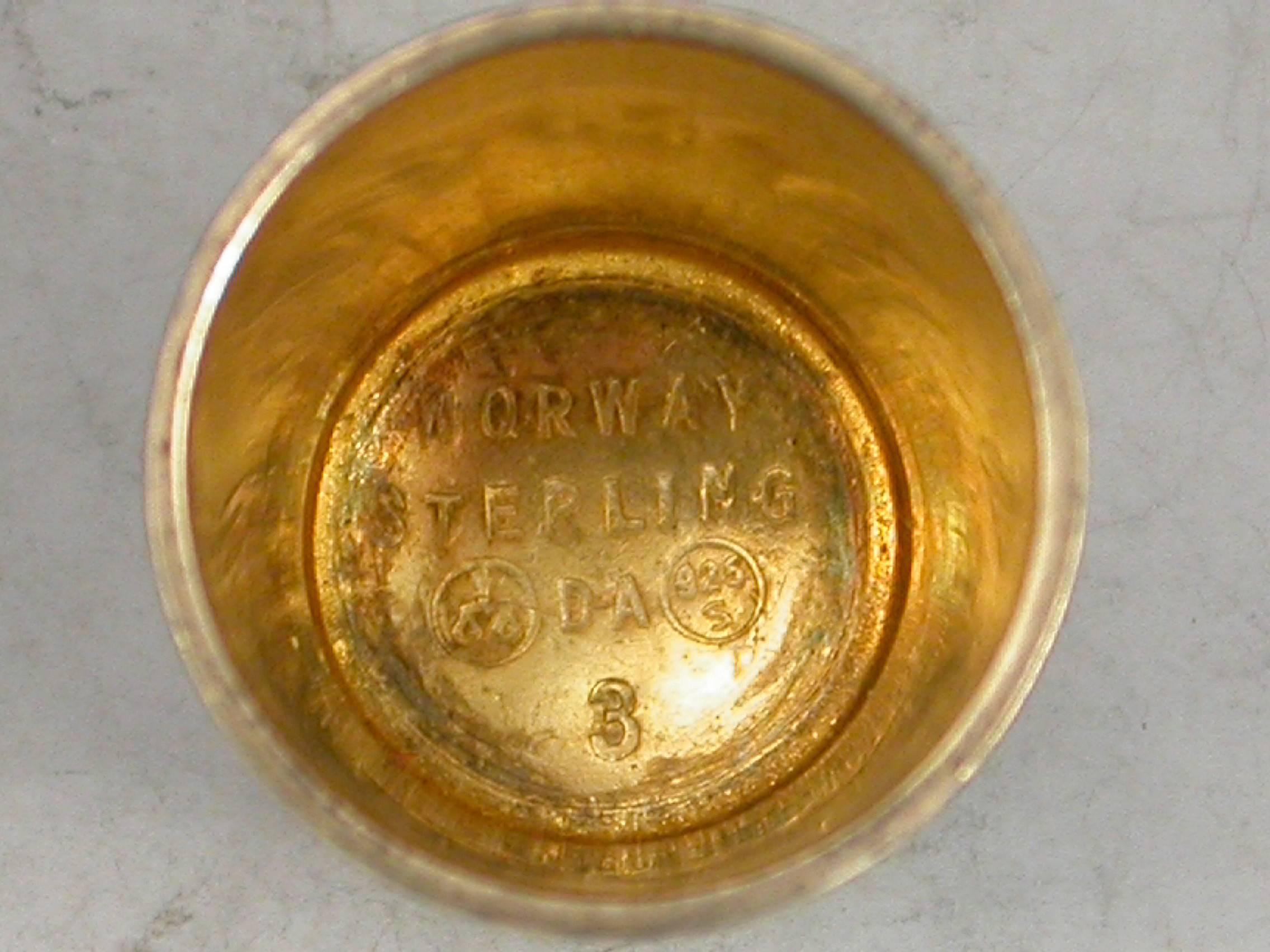 Early 20th Century Norwegian Silver Gilt and Guilloche Enamel Thimble 3