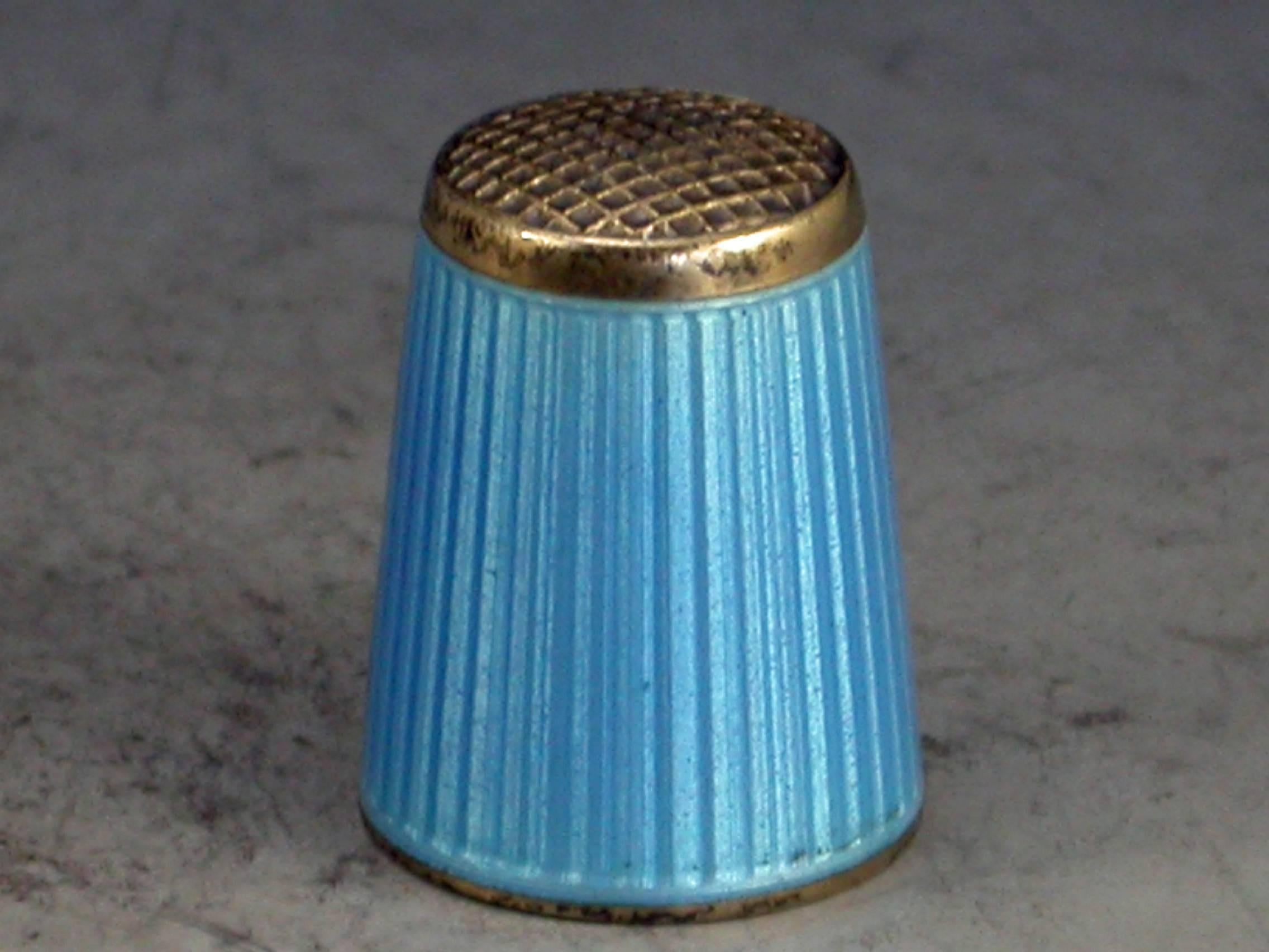 Early 20th Century Norwegian Silver Gilt and Guilloche Enamel Thimble 4