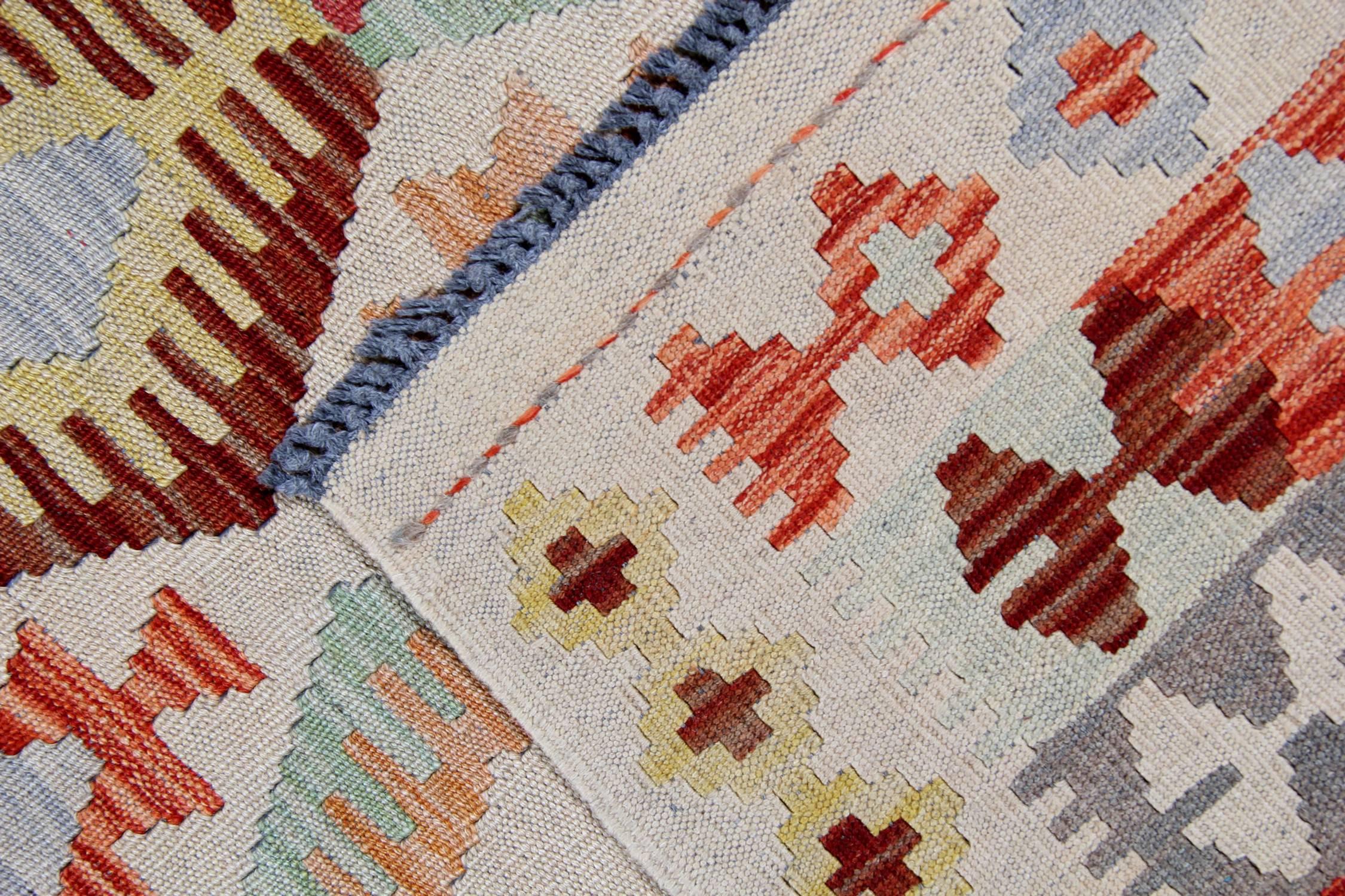 Afghan Kilim Rugs Ivory base  In Excellent Condition In Hampshire, GB