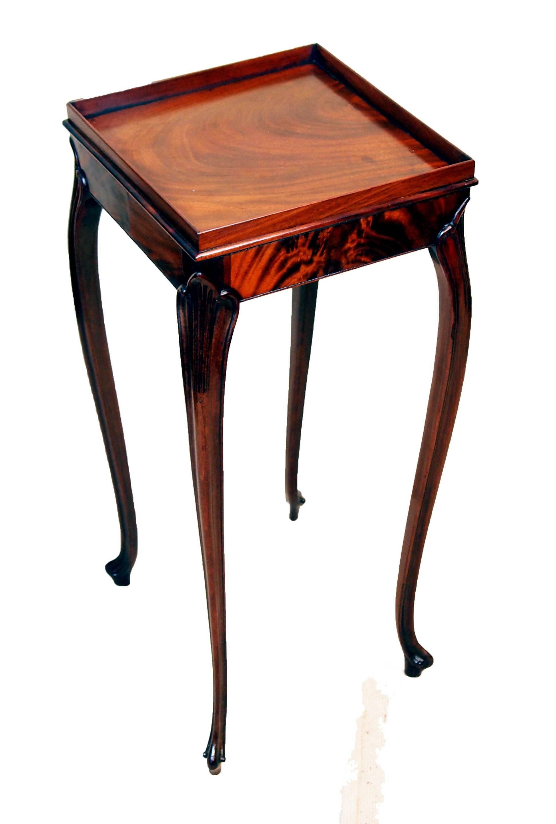 English Antique Georgian Mahogany Urn Stand