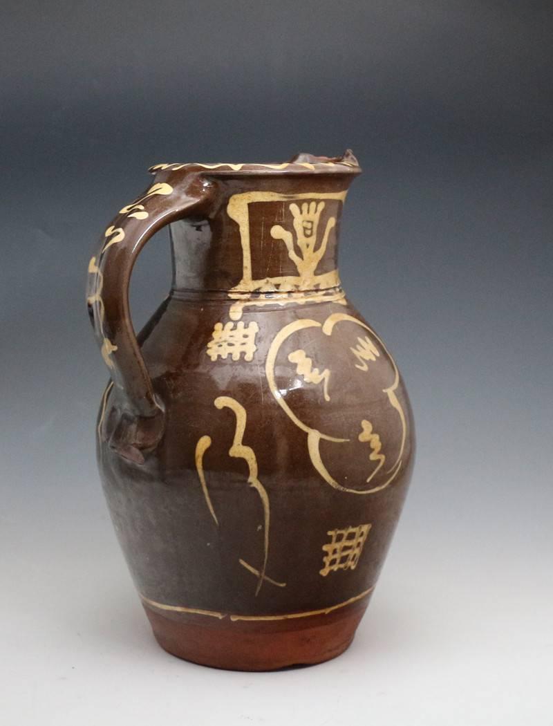 English Slipware Large Sized Pitcher Decorated in a Cream Slip, circa 1835 In Good Condition In Woodstock, OXFORDSHIRE